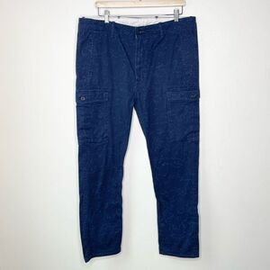 Levi’s blue print Slim Straight Cargo pants - Men’s 38 x 30